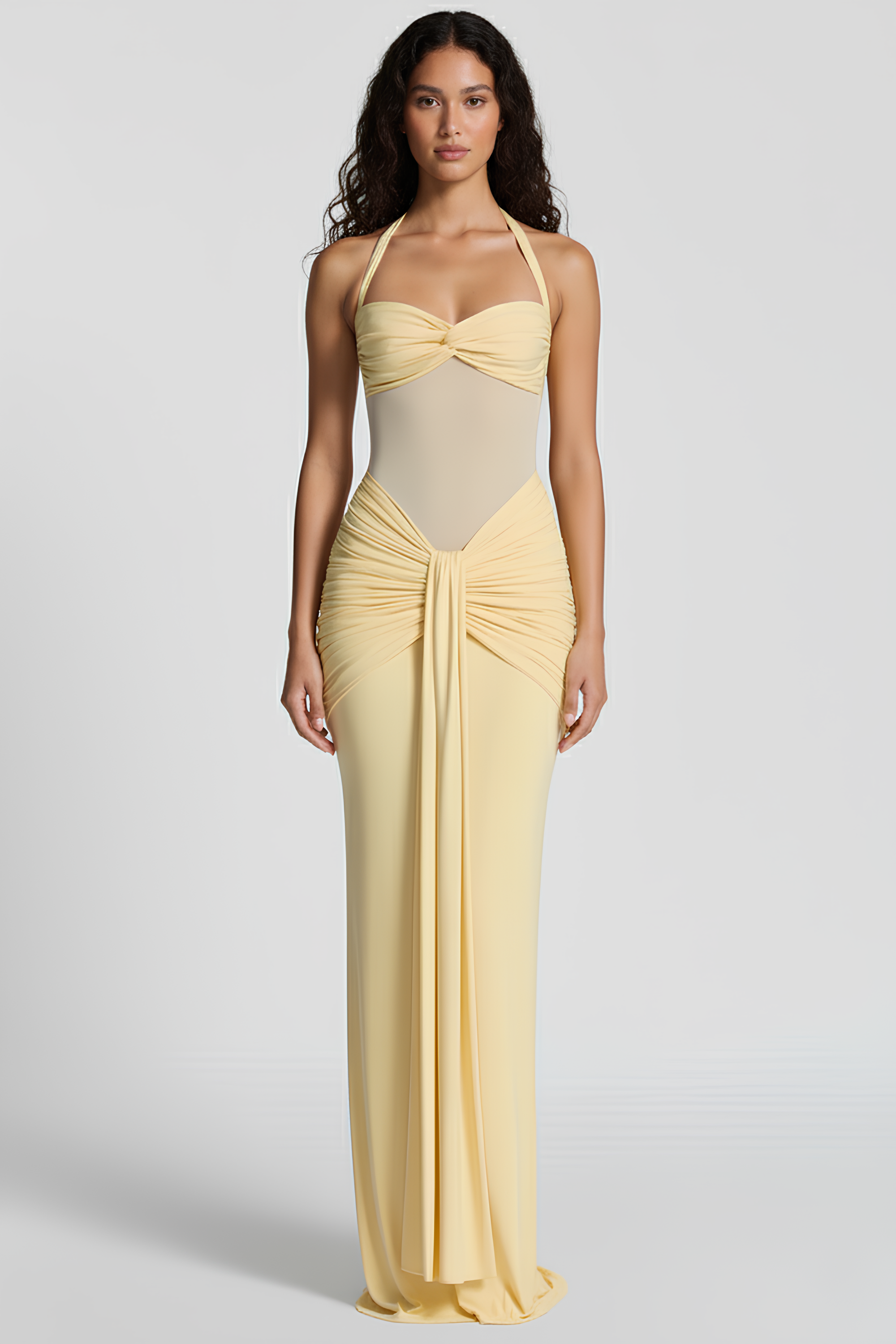 Amira Langes Kleid