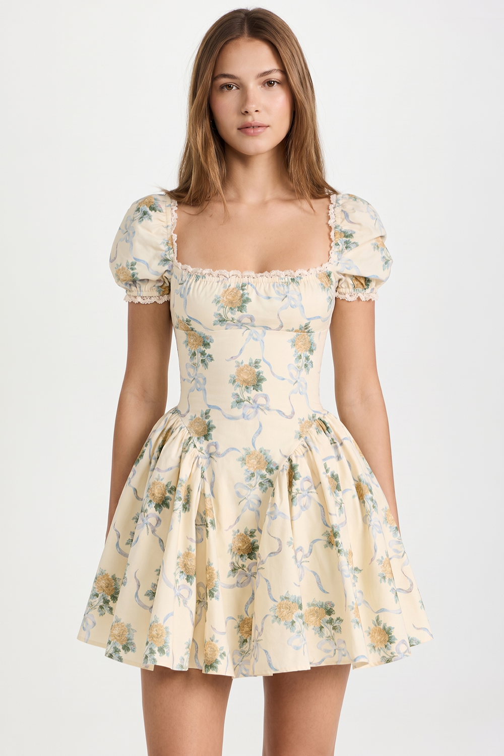 Kurzes Perlenkleid