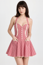 Schönes kurzes Kleid