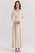 Talia Langes Kleid