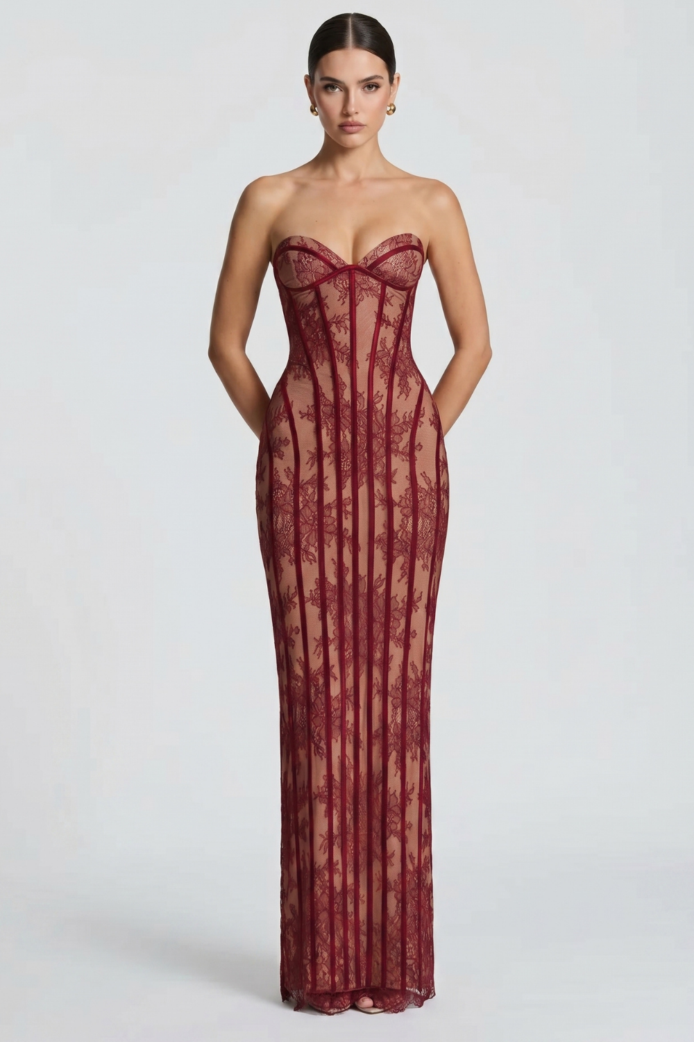 Charlotte Bustier Langes Kleid