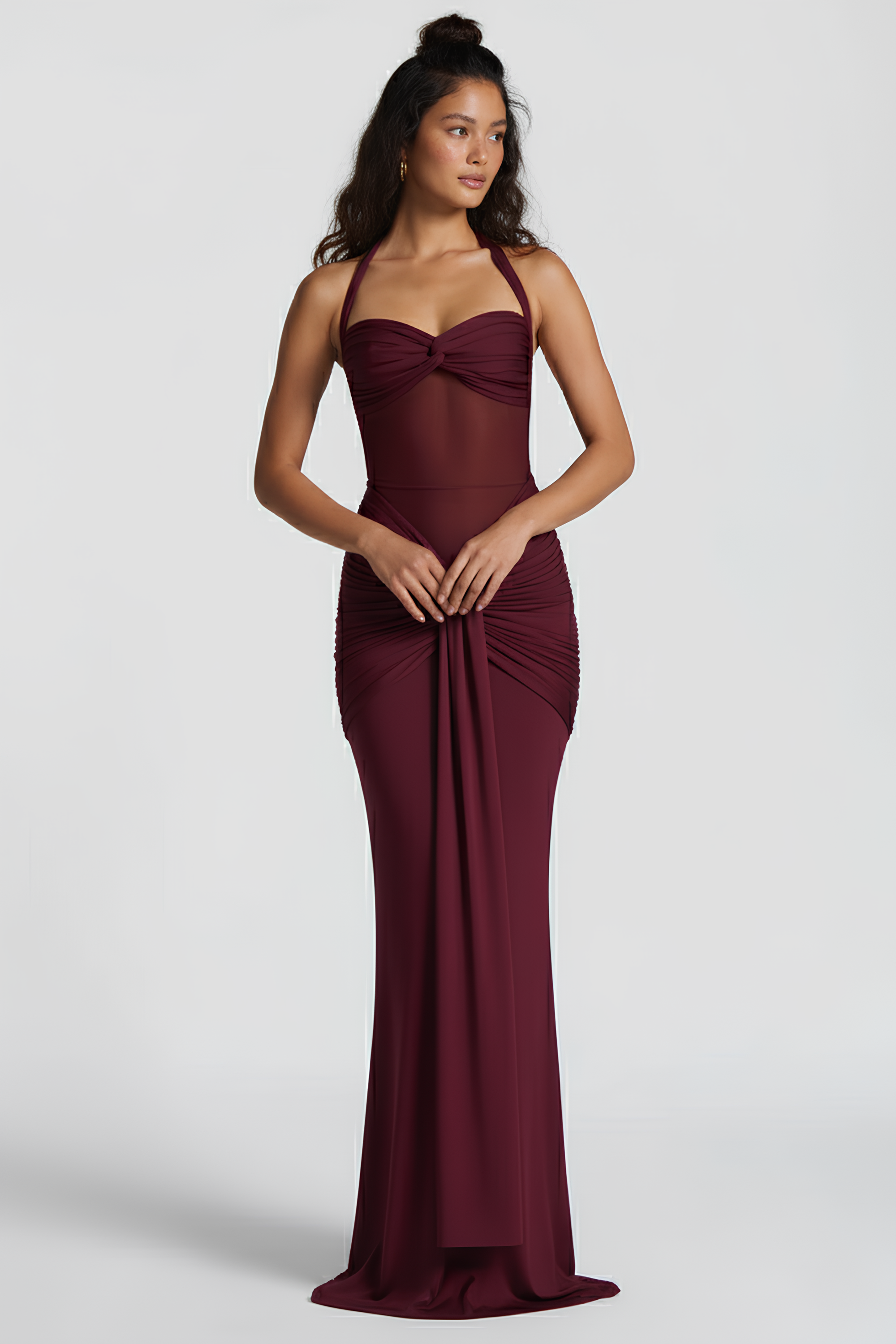Amira Langes Kleid