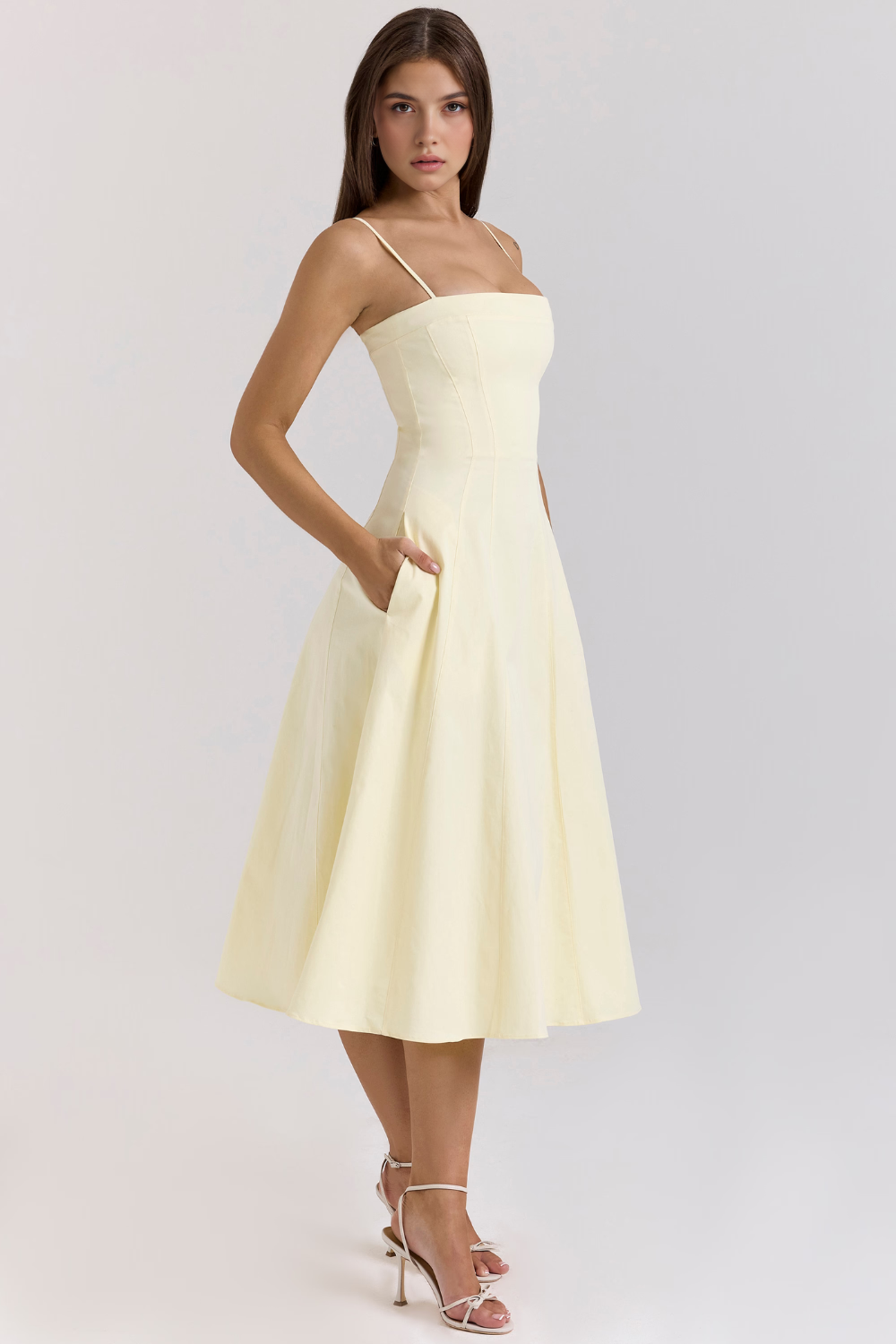 Yara Midikleid