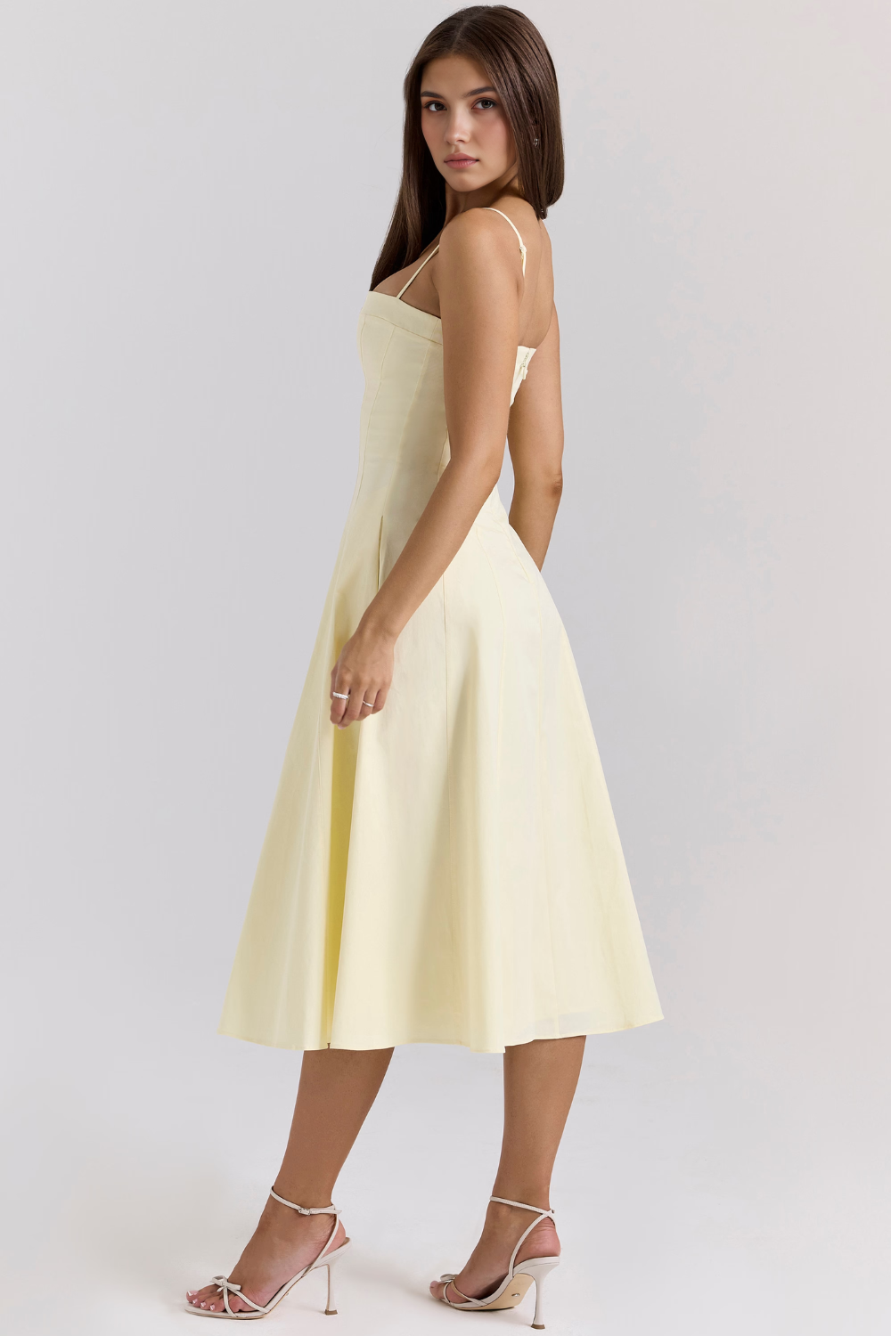 Yara Midikleid